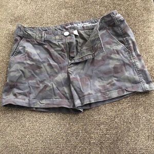 Khakis by GAP Skinny Boyfriend Camo Shorts